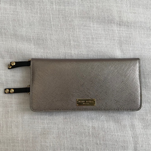 •Henri Bendel New York Silver Saffiano Leather Snap Zip Slim Wallet NWT - Picture 1 of 14